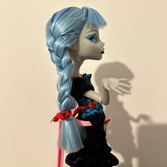 Monster High Doll Ghoulia Yelps Freaky Fusion: Fusion-Inspired Ghouls - Picture 3 of 5